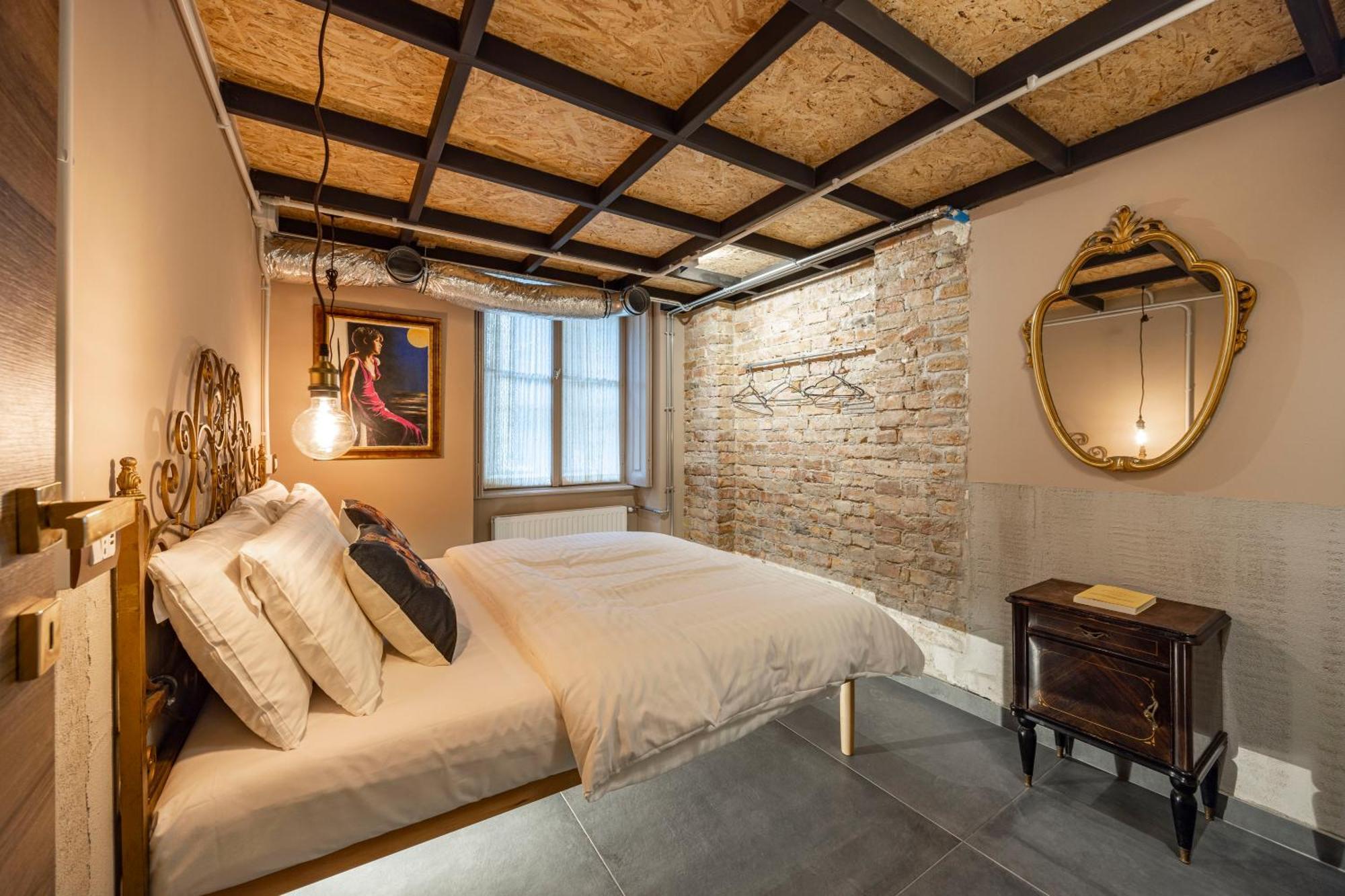 The Address Loft - Joy * Budapest
